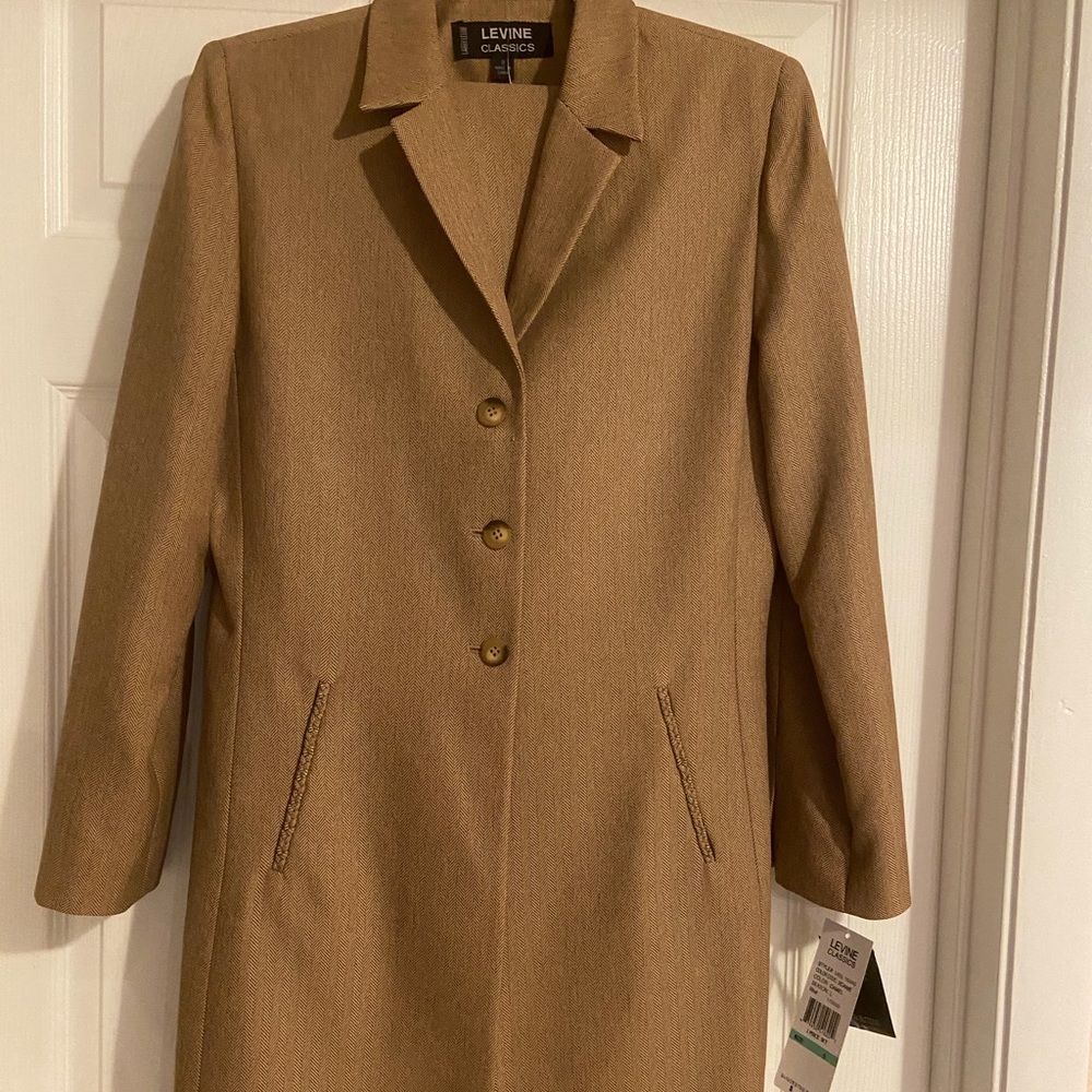 NWT Larry Levine Women’s Pant Suit Size 8